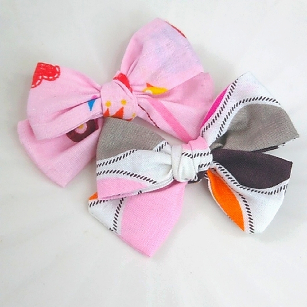Dog Hair Bows - Set of 2 Bows for Pets with clip